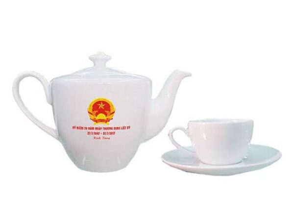 Bộ quà tặng ấm trà in logo Bát Tràng dáng daisy in logo